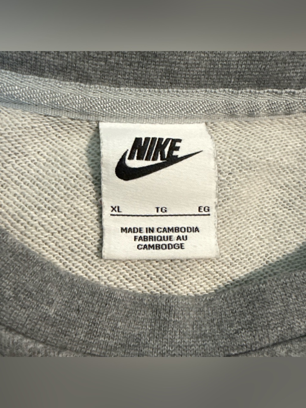 Grey boys Nike tech cropped crewneck sweatshirt - Picture 3 of 3